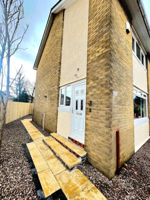 Quirky, Family Home In Glasgow Cardonald Exterior foto