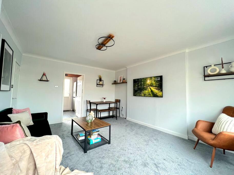 Quirky, Family Home In Glasgow Cardonald Exterior foto