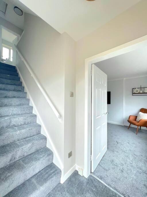 Quirky, Family Home In Glasgow Cardonald Exterior foto