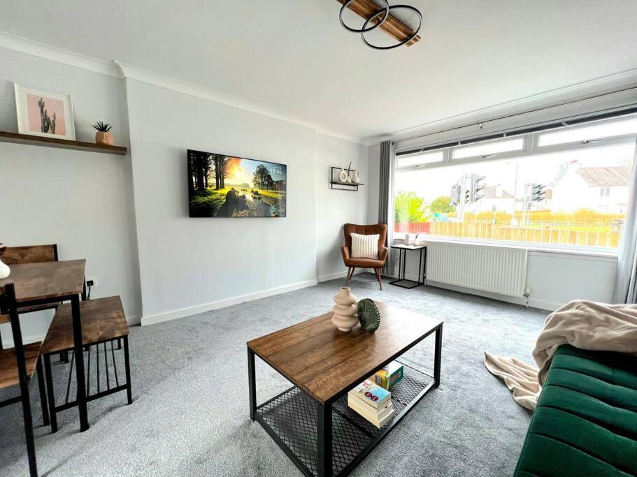 Quirky, Family Home In Glasgow Cardonald Exterior foto